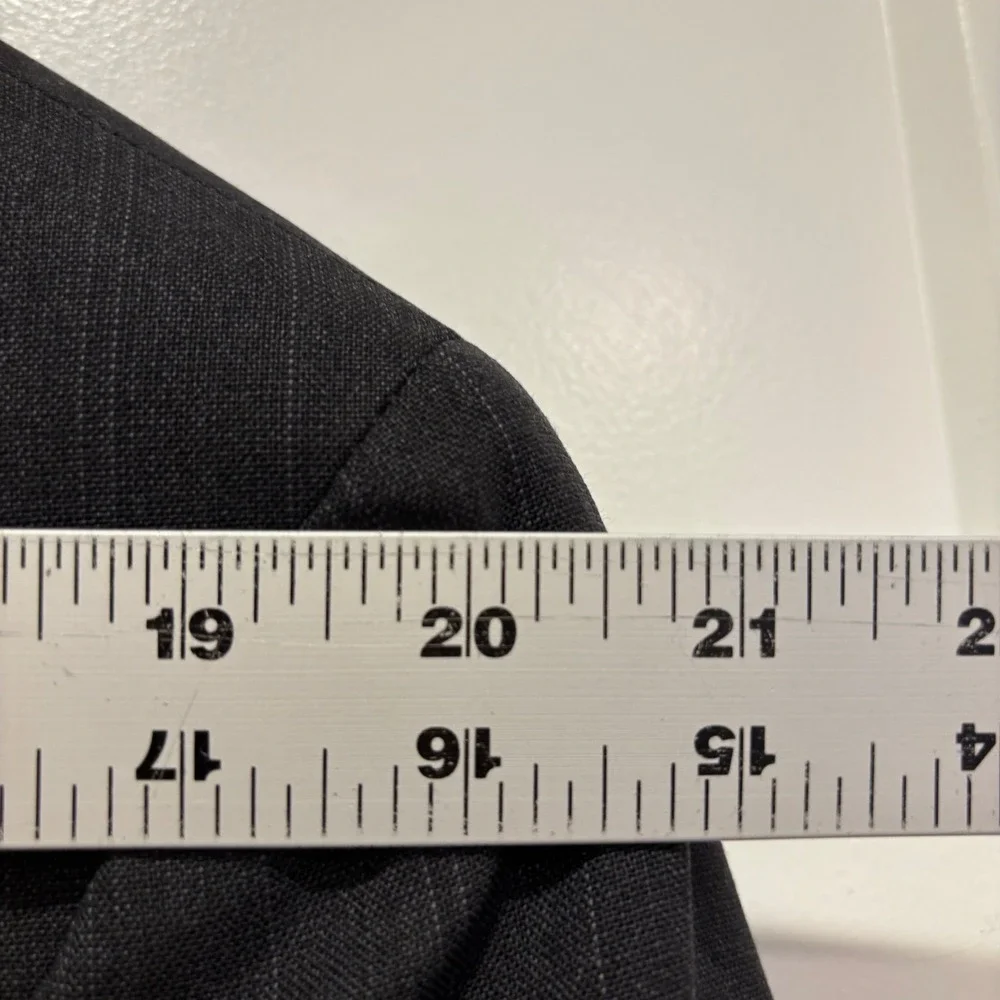 Pierre Cardin Mens 44R Wool Blazer Jacket Grey Pinstripe Charcoal Suit Coat
